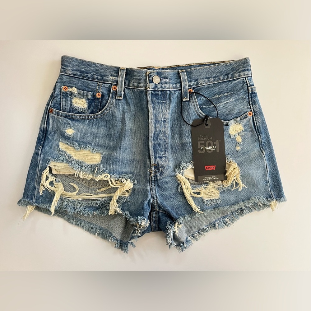 Levi’s | NWT 501 Original High Rise Distressed Denim Shorts - Picture 1 of 9
